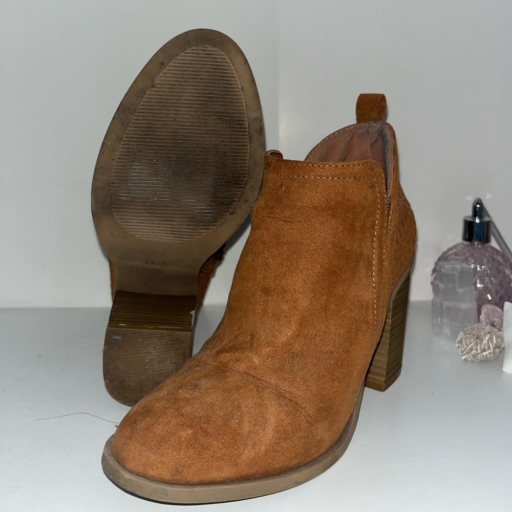 Madden Girl Camel Booties SIZE 6 (worn a handful of times, not my style anymore)
